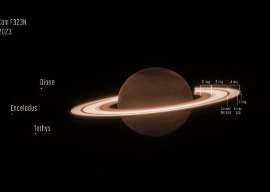 Imagem de Saturno com anéis brilhantes é captada por telescópio da Nasa