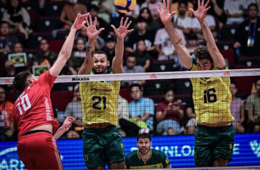 Brasil volta a entrar em quadra diante da China - Foto: Divulgação/FIVB