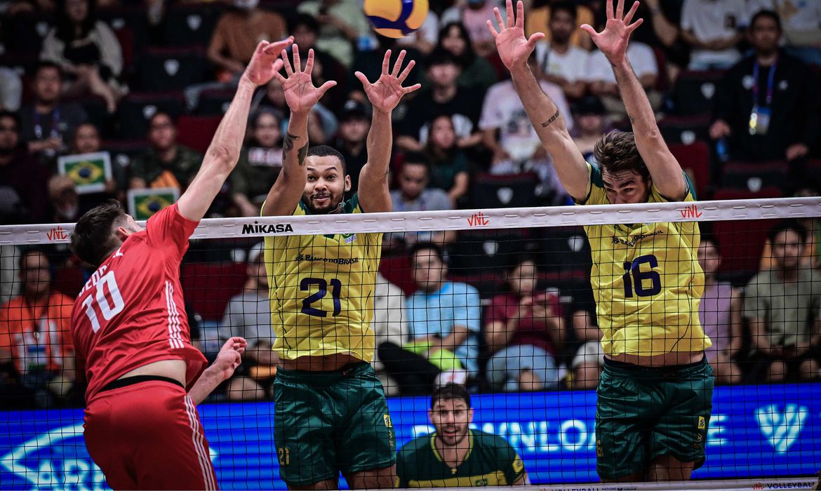 Brasil volta a entrar em quadra diante da China - Foto: Divulgação/FIVB
