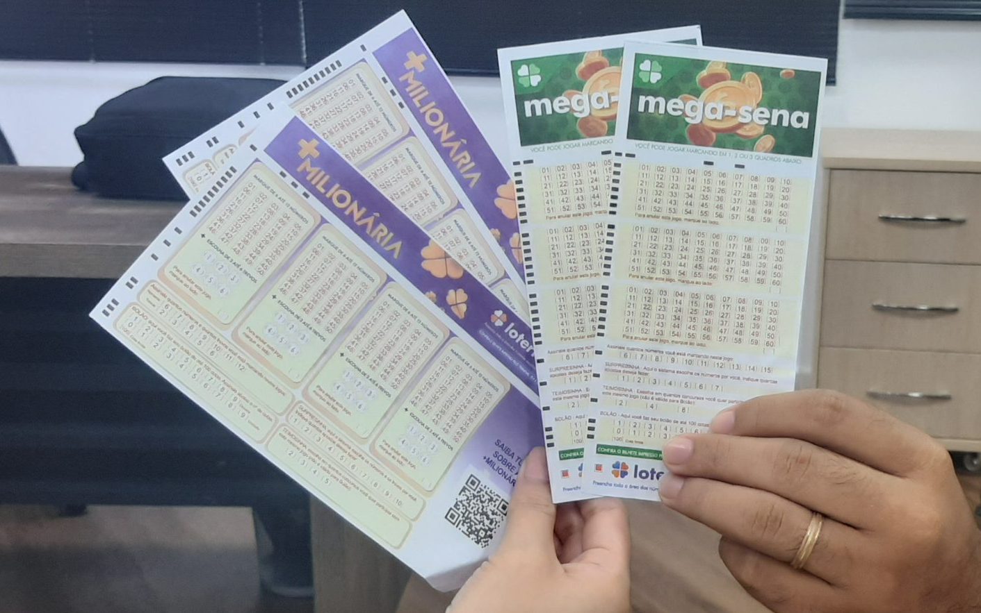 Loterias Caixa - Volante da + Milionária e Mega-Sena - Foto: Ana Kelly Franco 2