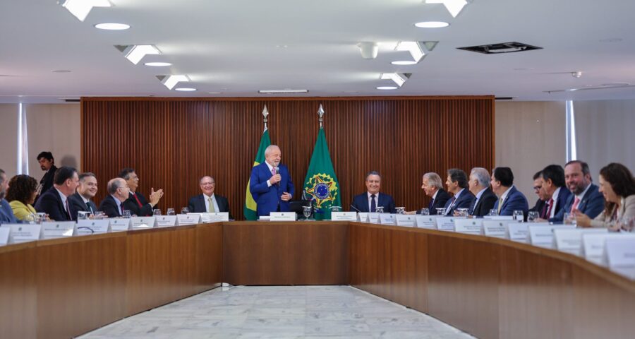 Presidente da República Luiz Inácio Lula da Silva e ministros, durante Reunião Ministerial no Palácio do Planalto, Brasília - DF - Foto: : Ricardo Stuckert/PR