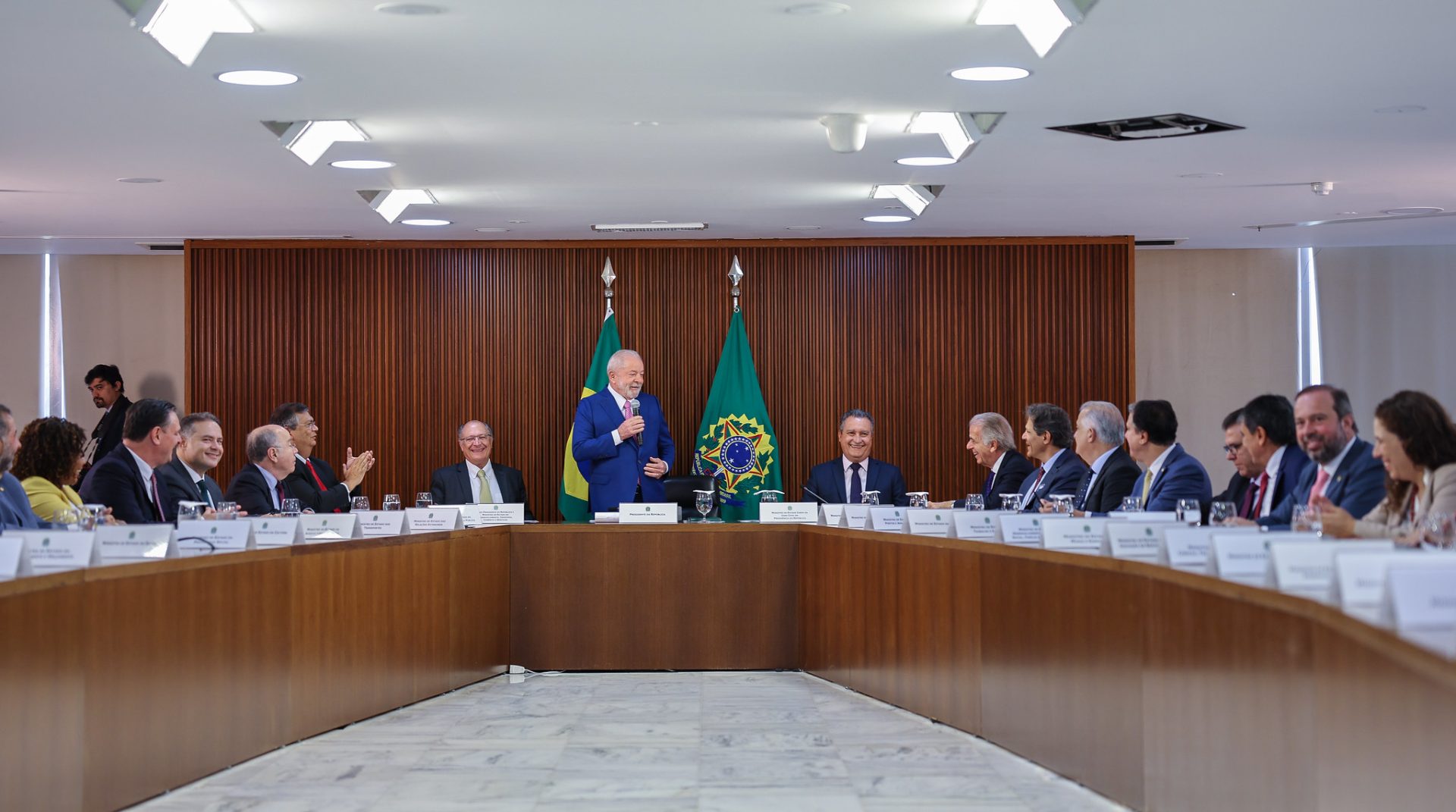 Presidente da República Luiz Inácio Lula da Silva e ministros, durante Reunião Ministerial no Palácio do Planalto, Brasília - DF - Foto: : Ricardo Stuckert/PR