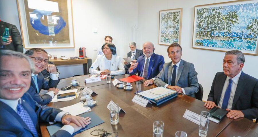 O presidente Lula (PT) participou de um encontro com a vice-presidente da Venezuela, Delcy Rodríguez, e o advogado Gerardo Blyde, um dos líderes da oposição no país, nesta segunda-feira (17) -Foto: Ricardo Stuckert/PR