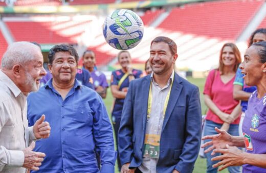 Segundo Lula, em uma próxima oportunidade, não será necessário gastar muito para realização de uma Copa, porque o Brasil já tem estádios de ótima qualidade - Foto: Ricardo Stuckert