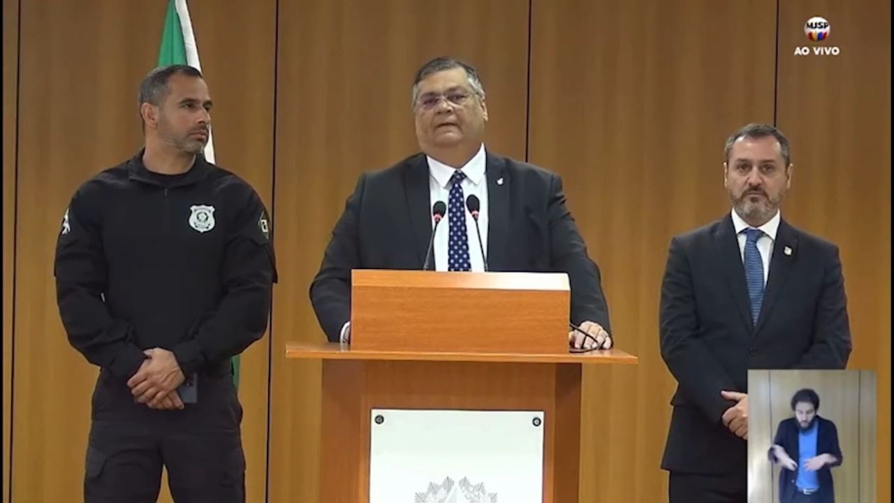 Ministro da Justiça anuncia remoção de presos do AM para presídios federais
