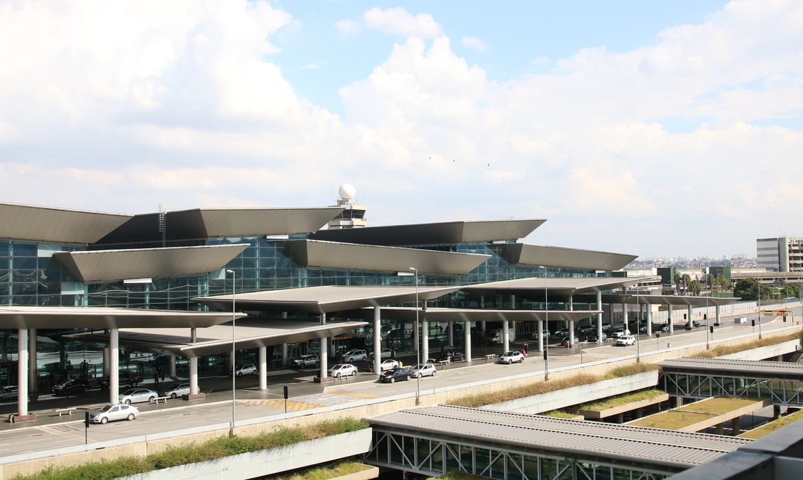 PF prende quadrilha por esquema de tráfico de drogas em aeroporto de SP