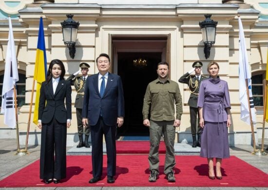 Presidente da Coreia do Sul faz visita inusitada à Ucrânia em sinal de apoio