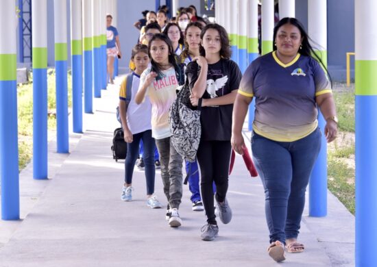 Alunos da rede estadual e municipal retornam às aulas em Roraima