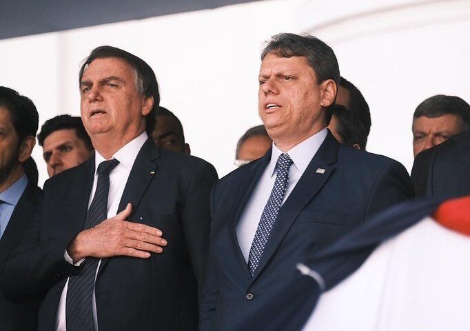 Tarcísio diz que sempre será grato a Bolsonaro