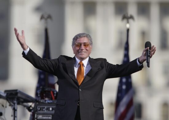 Cantor norte-americano, Tony Bennett é um intérprete atemporal cuja devoção às canções clássicas americanas - Foto: Carolyn Kartes/ Associated Press/ Estadão Conteúdo