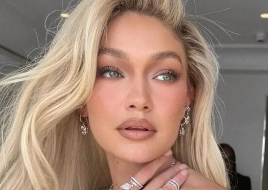 igi Hadid foi presa e acusada de porte de drogas durante uma viagem para as Ilhas Cayman - Foto: Reprodução/Instagram @gigihadid