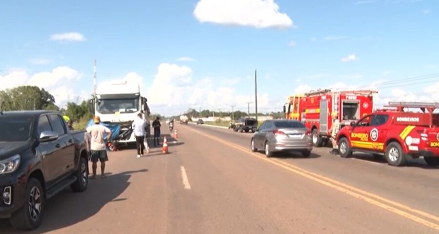 Motociclista morreu no local do acidente - Foto: Reprodução/TV Norte Acre