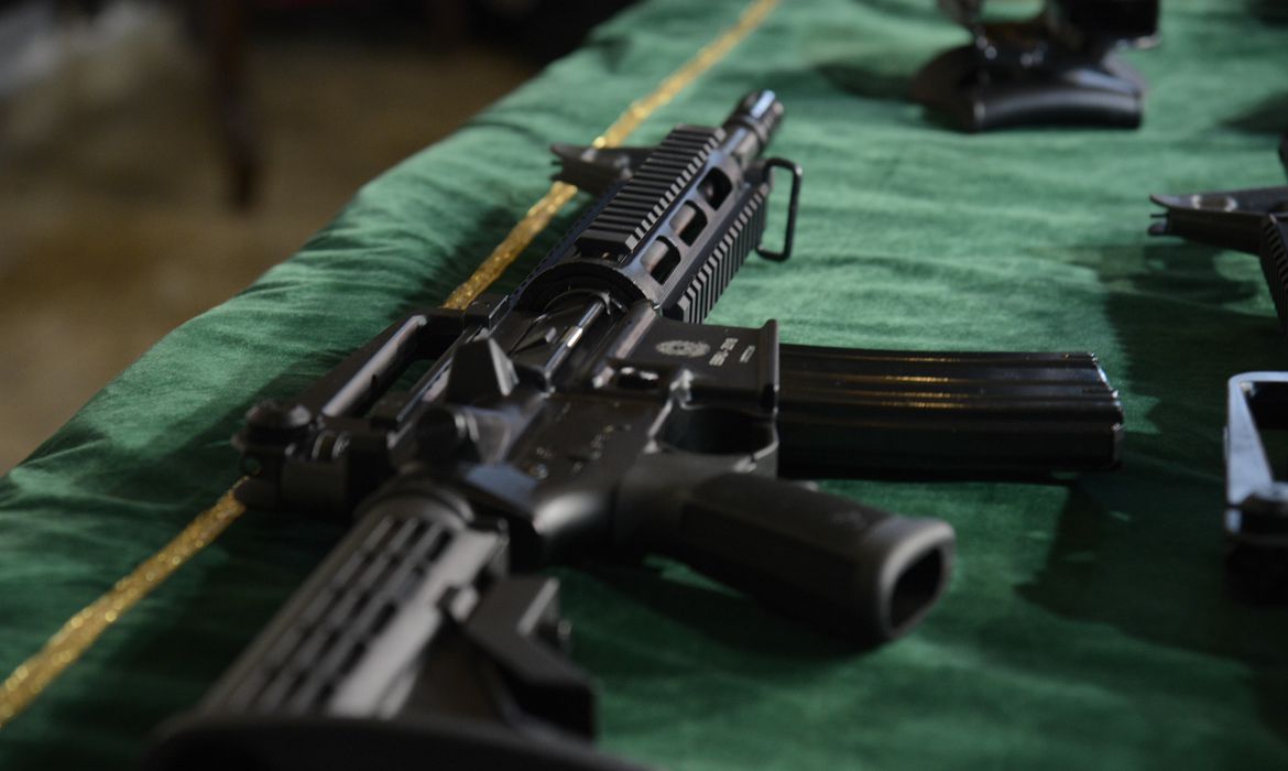 Compra de armas de uso restrito só pode ser autorizada para segurança pública ou defesa nacional - Foto: Tomaz Silva/Agência Brasil