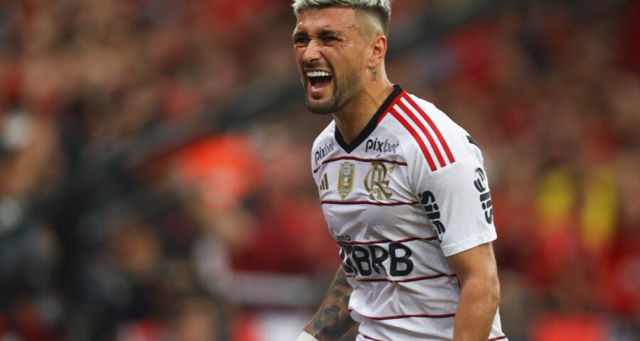 Arrascaeta comemora o primeiro gol do Fla na Arena da Baixada - Foto: Gilvan de Souza/CRF/divulgação