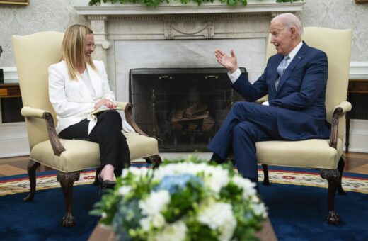 Biden e Meloni durante encontro na Casa Branca - Foto: Evan Vucci/Associated Press/Estadão Conteúdo