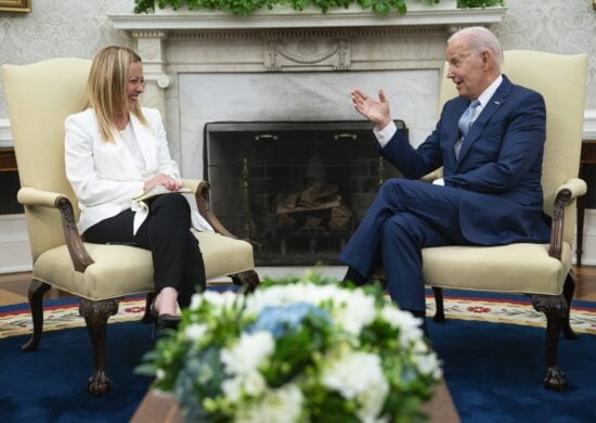 Biden e Meloni durante encontro na Casa Branca - Foto: Evan Vucci/Associated Press/Estadão Conteúdo