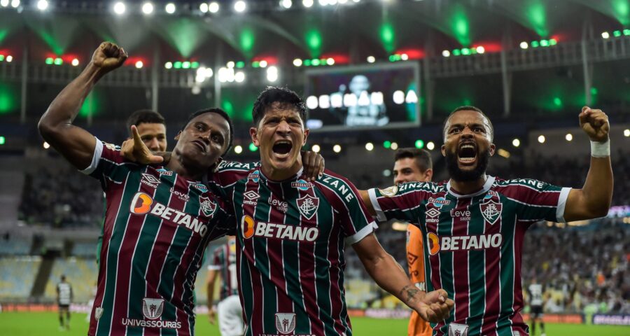 German Cano jogador do Fluminense comemora seu gol com jogadores do seu time durante partida contra o Santos no estádio Maracanã pelo campeonato Brasileiro A 2023 - Foto: Thiago Ribeiro/AGIF - Agência de Fotografia/ Estadão Conteúdo