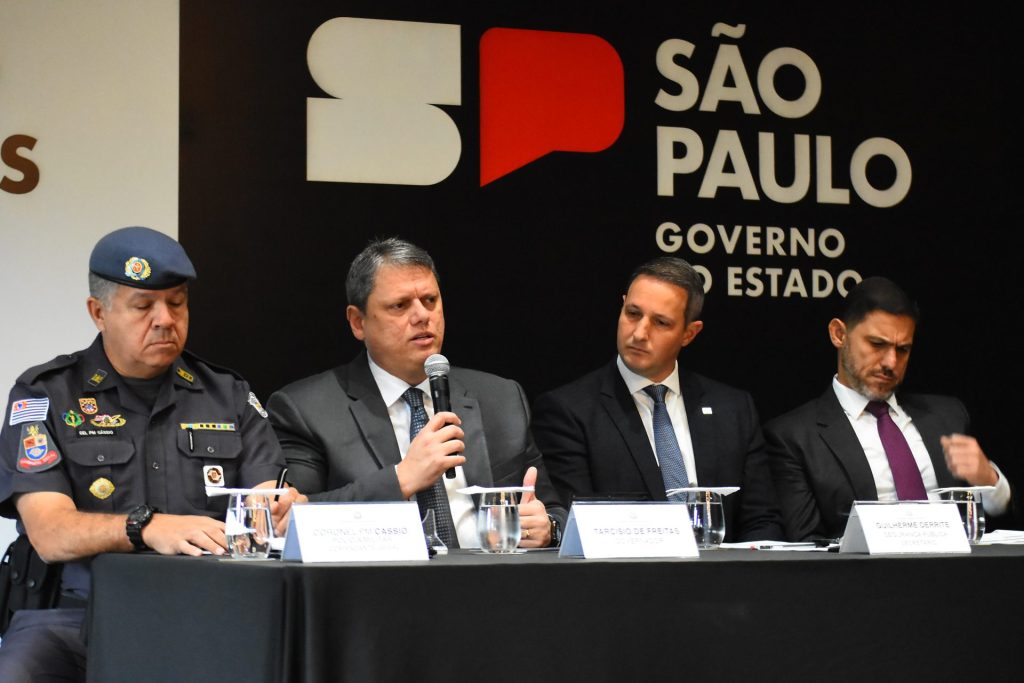 Coletiva sobre operação no Guarujá com participação do governador Tarcísio Freitas - Foto: Ronaldo Silva/Photo Press/Estadão Conteúdo