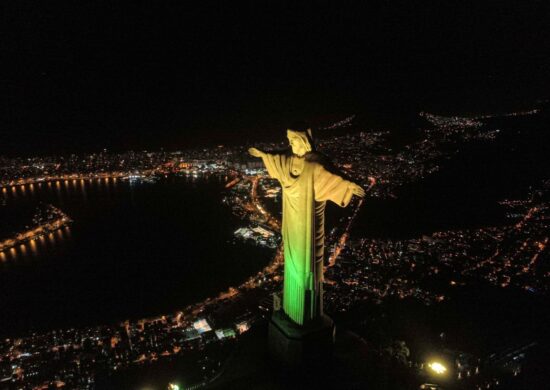 Cristo Redentor homenageia Seleção Feminina na Copa