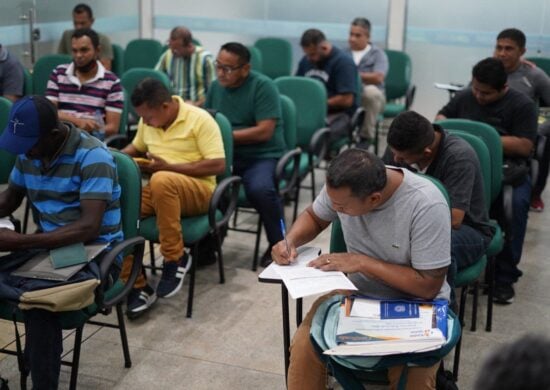 Cadastro para emprego pode ser feito de forma virtual ou física, em unidade do Sine, em Manaus - Foto: Henrique Miranda/Semtep