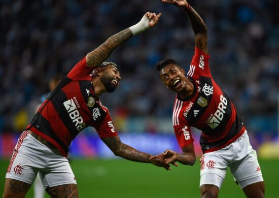 Gabigol abriu o placar após bela jogada de Bruno Henrique - Foto: Marcelo Cortes/CRF/divulgação