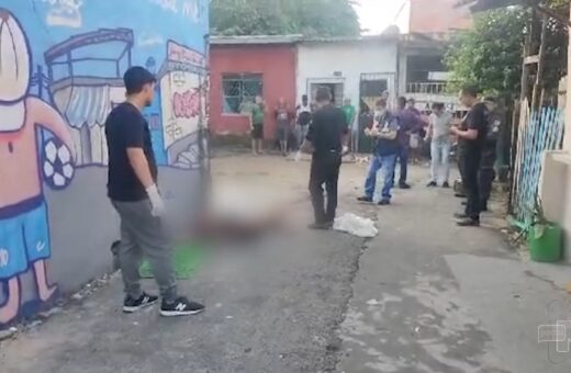 Guardador de veículos é morto a tiros em beco da Zona Oeste de Manaus - Foto: Reprodução/TV Norte Amazonas