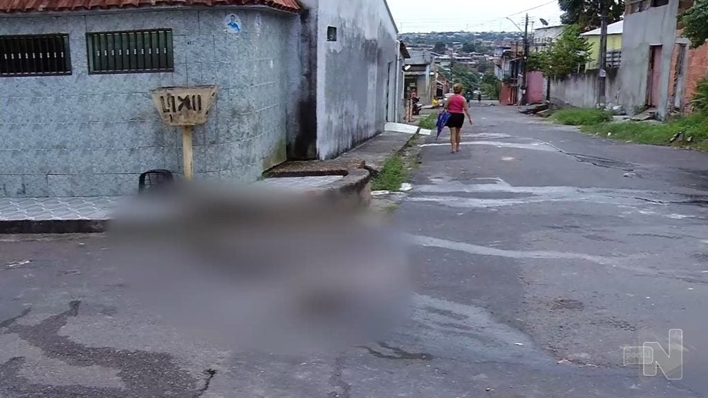 Homem é jogado de carro e é morto a tiros na Zona Norte de Manaus – Foto: Reprodução/TV Norte Amazonas