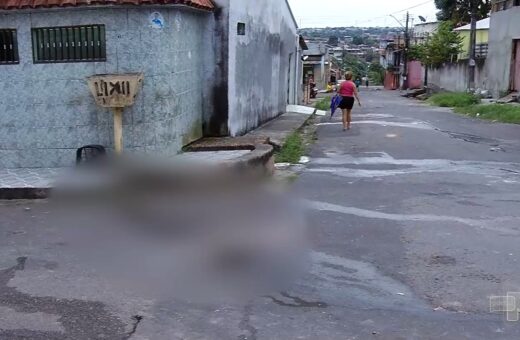 Homem é jogado de carro e é morto a tiros na Zona Norte de Manaus – Foto: Reprodução/TV Norte Amazonas