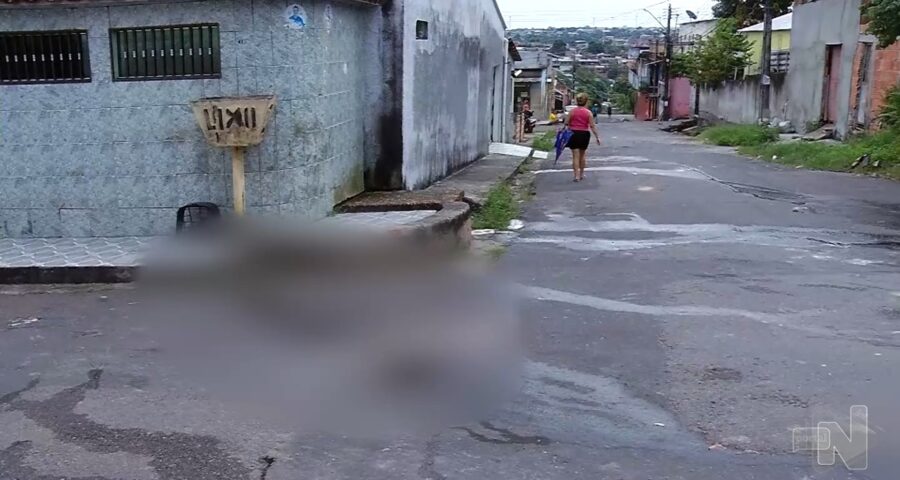 Homem é jogado de carro e é morto a tiros na Zona Norte de Manaus – Foto: Reprodução/TV Norte Amazonas