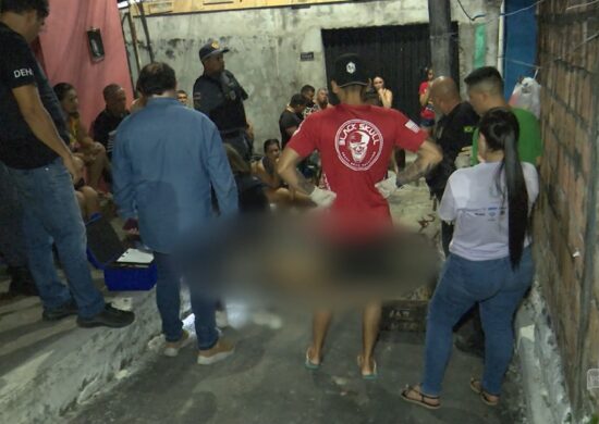 Homem é morto com 12 tiros na frente de casa na Zona Sul de Manaus - Foto: Reprodução/TV Norte Amazonas