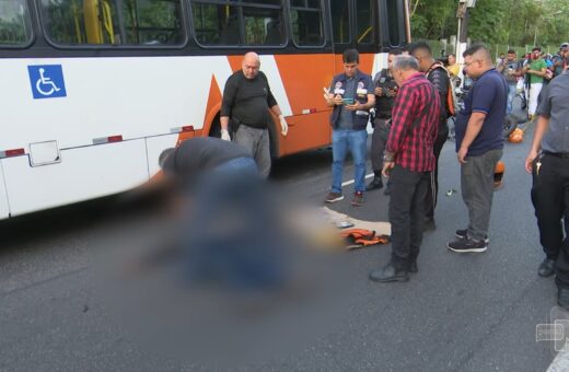 Homem morre ao ter cabeça esmagada por ônibus na Zona Sul de Manaus - Foto: Reprodução/TV Norte Amazonas