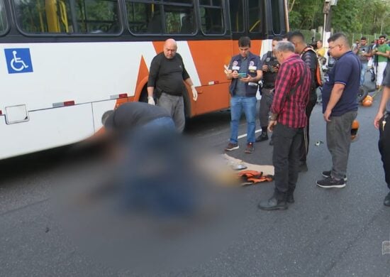 Homem morre ao ter cabeça esmagada por ônibus na Zona Sul de Manaus - Foto: Reprodução/TV Norte Amazonas