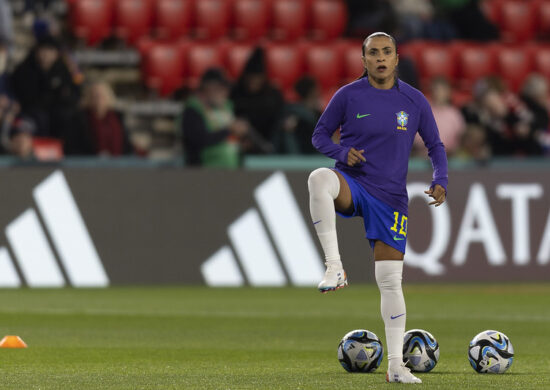 Marta faz aquecimento no Estádio Hindmarsh - Foto: Thais Magalhães/CBF/divulgação