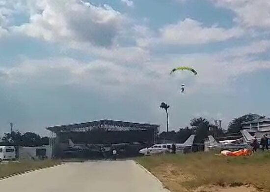 paraquedista cai em telhado de aeroclube em Manaus durante pouso