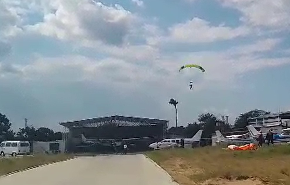 paraquedista cai em telhado de aeroclube em Manaus durante pouso