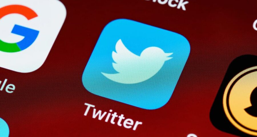 Twitter deve adotar modelo de monetização similar ao YouTube e Tiktok - Foto: Reprodução/Canva