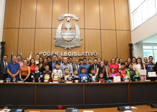 Pilotos de Kart da capital recebem voto de congratulações na Câmara de Palmas