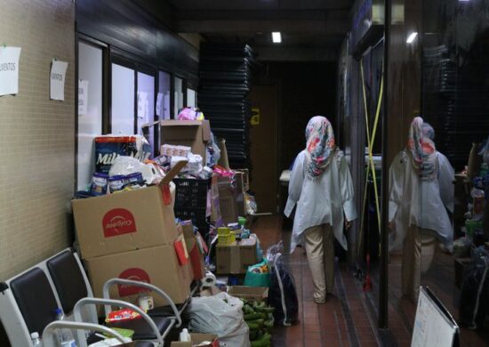 Afegãos acampados no Aeroporto de Guarulhos à espera de acolhimento - Foto: Rovena Rosa/Agência Brasil