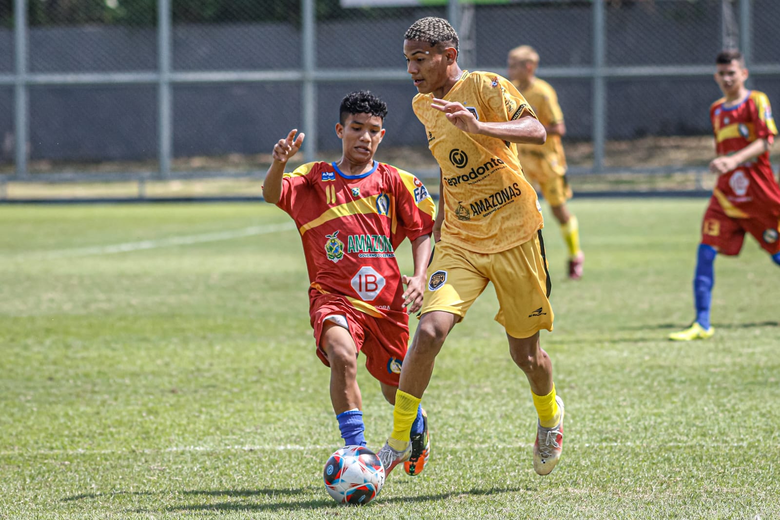 Amazonas FC goleia o Real Manaus na estreia