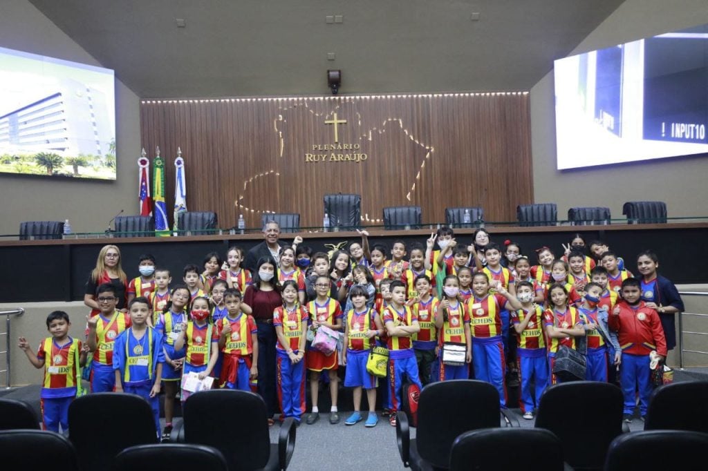 Leis em benefício da educação infantil são apresentadas na Aleam