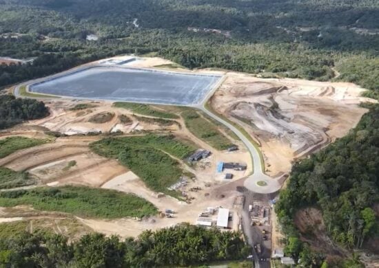 Parlamentar também denunciou que a obra do aterro, além de ser construído em cima de uma nascente, passará por propriedades privadas - Foto: Reprodução/ TV Norte