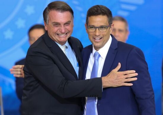 Jair Bolsonaro teve uma agenda secreta com o presidente do BC, Roberto Campos Neto, antes da reunião do Copom em 2022 que elevou a taxa de juros -Foto: Fabio Rodrigues Pozzebom/Agência Brasil