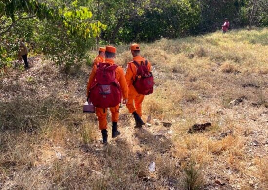 Equipe do Corpo de Bombeiros tiveram dificuldades para chegar até o cadáver