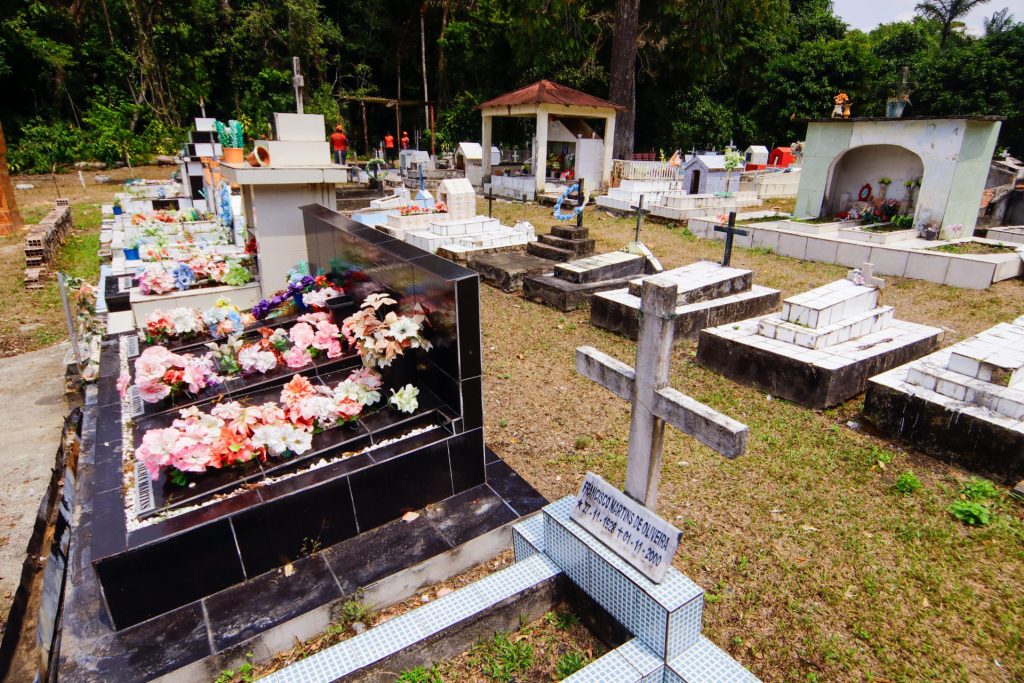Cemitério Santa Joana do Puraquequara na Zona Rural de Manaus - Foto: João Viana / Semcom