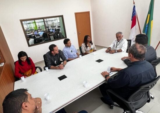 Membros da associação e diretor da Amazonas Energia estiveram reunidos nesta quarta (9) - Foto: Divulgação