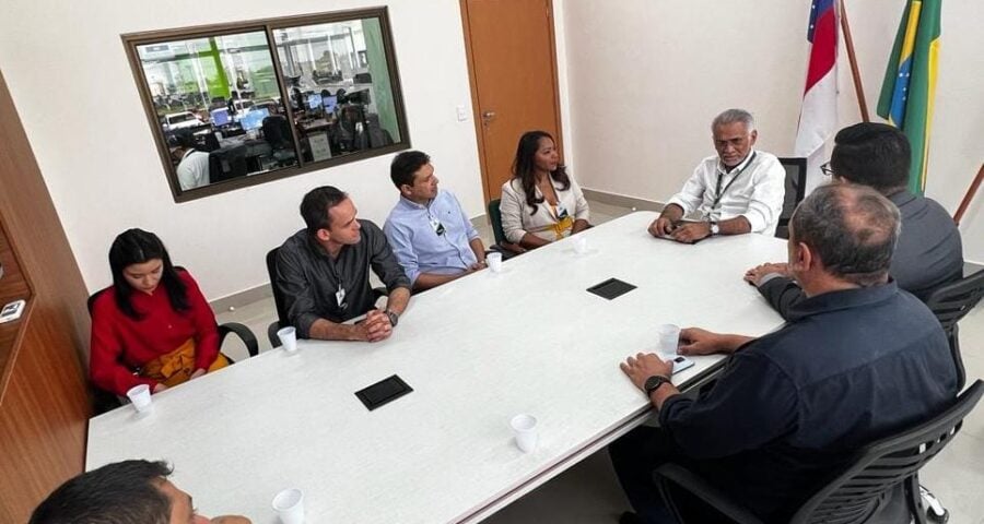 Membros da associação e diretor da Amazonas Energia estiveram reunidos nesta quarta (9) - Foto: Divulgação