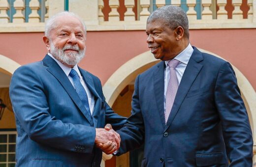 Em Angola, Lula diz que estuda abertura de consulado em Luanda