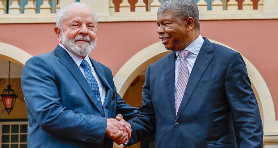 Em Angola, Lula diz que estuda abertura de consulado em Luanda