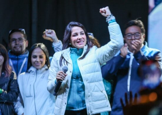 Equador terá 2º turno entre candidata da esquerda e empresário liberal