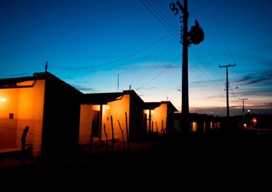 Famílias de baixa renda que vivem em regiões isoladas poderão receber auxílio para custos da energia, combustíveis e gás de cozinha -Foto: Divulgação/PAC